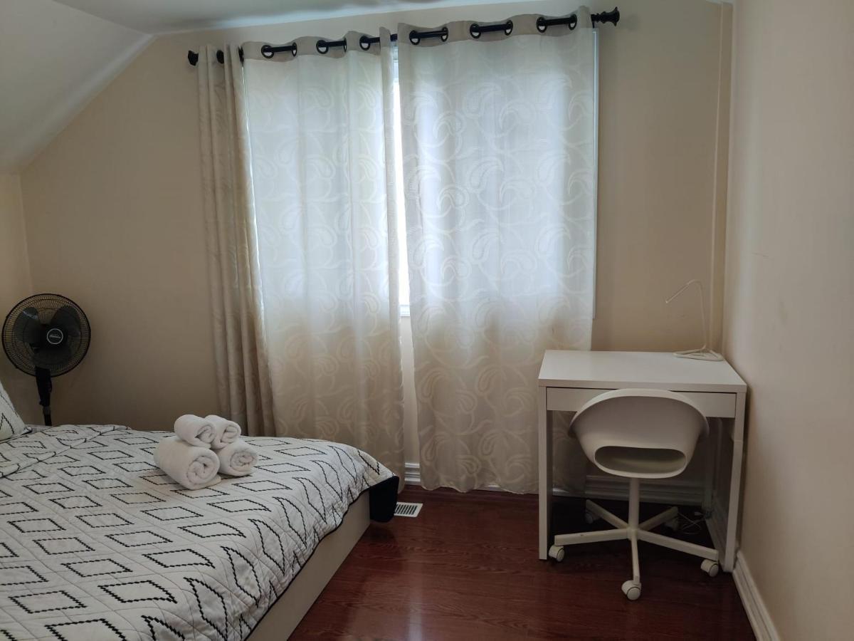 Spacious Mbr Near Kennedy Subway & Go Τορόντο Εξωτερικό φωτογραφία