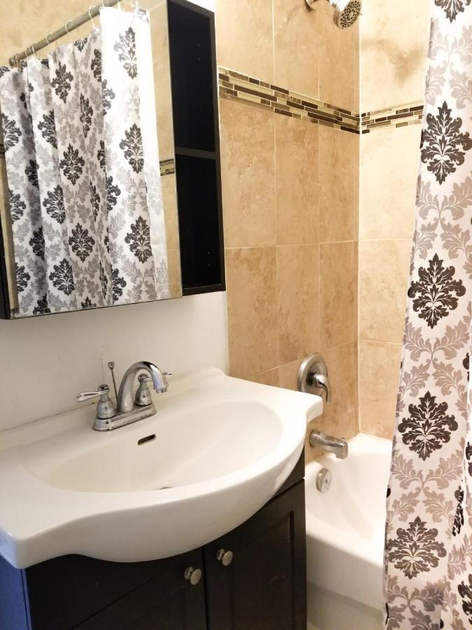 Spacious Mbr Near Kennedy Subway & Go Τορόντο Εξωτερικό φωτογραφία