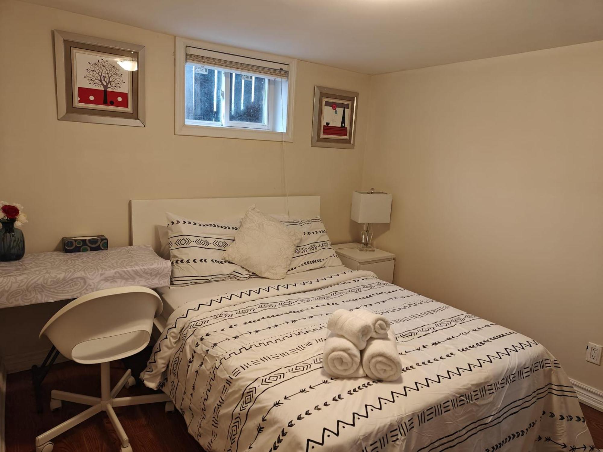 Spacious Mbr Near Kennedy Subway & Go Τορόντο Εξωτερικό φωτογραφία