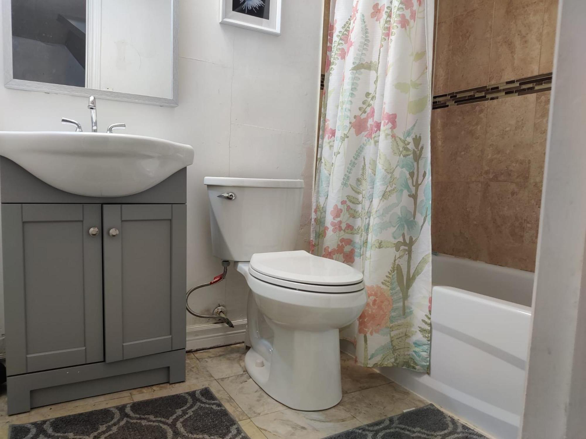 Spacious Mbr Near Kennedy Subway & Go Τορόντο Εξωτερικό φωτογραφία