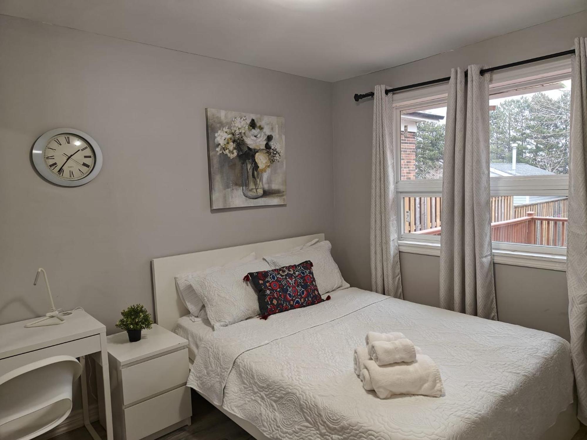 Spacious Mbr Near Kennedy Subway & Go Τορόντο Εξωτερικό φωτογραφία