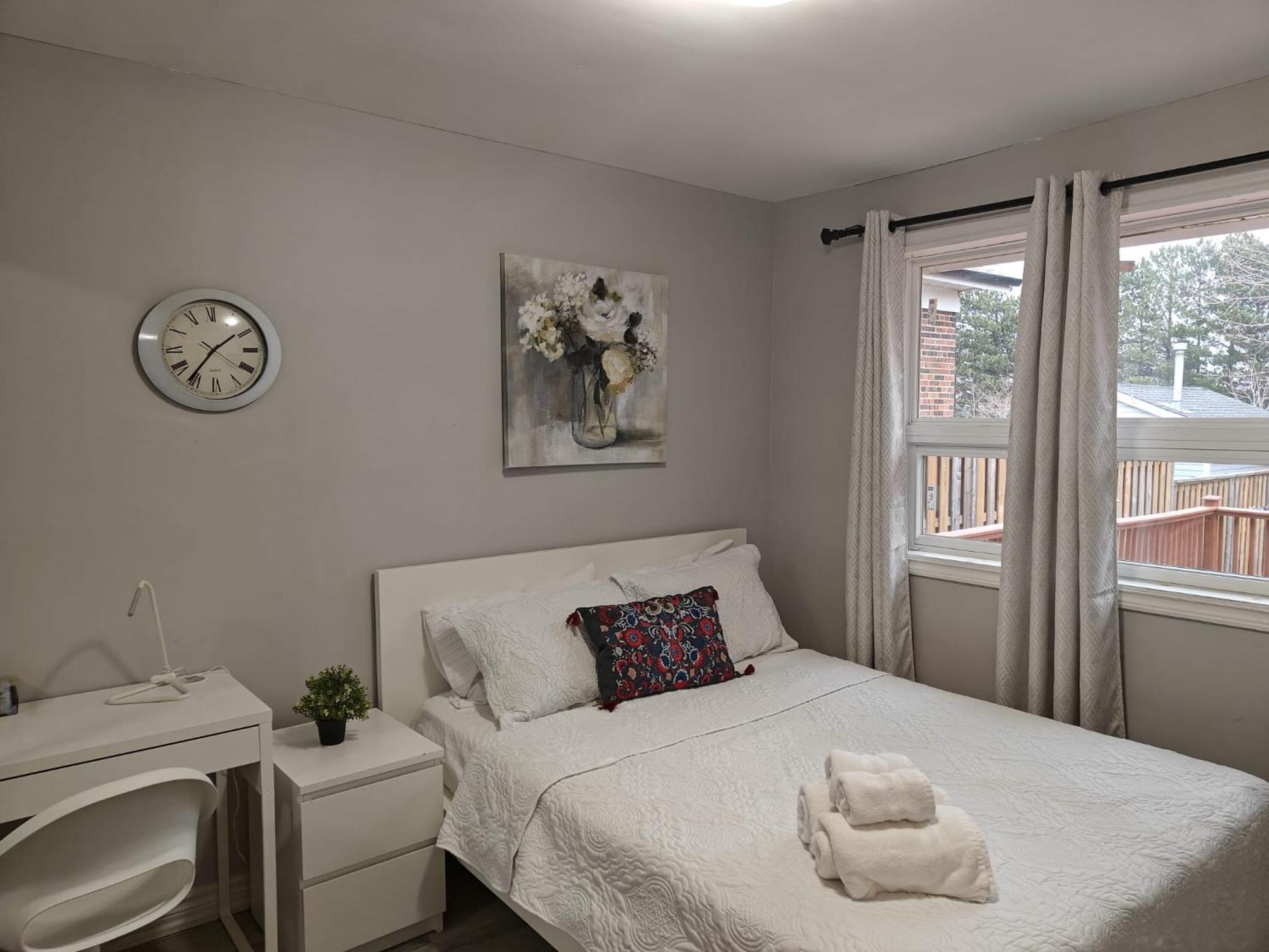 Spacious Mbr Near Kennedy Subway & Go Τορόντο Εξωτερικό φωτογραφία
