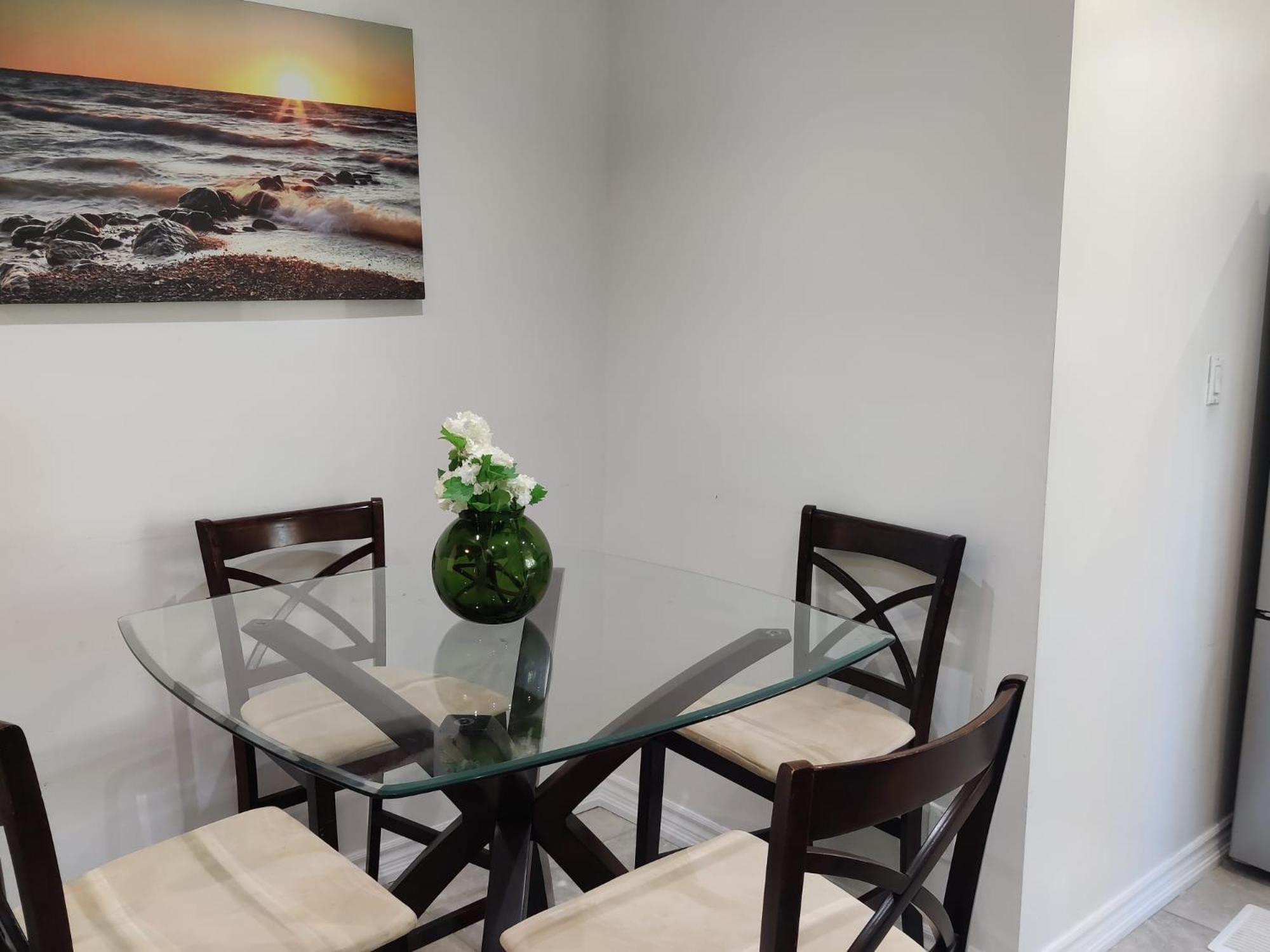 Spacious Mbr Near Kennedy Subway & Go Τορόντο Εξωτερικό φωτογραφία