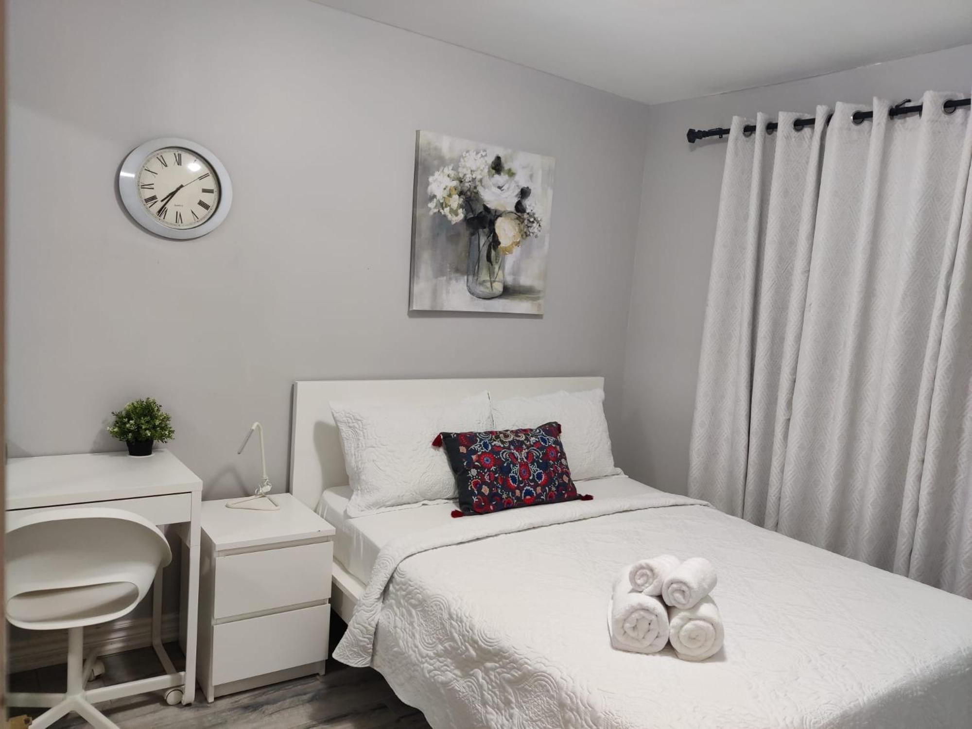 Spacious Mbr Near Kennedy Subway & Go Τορόντο Εξωτερικό φωτογραφία