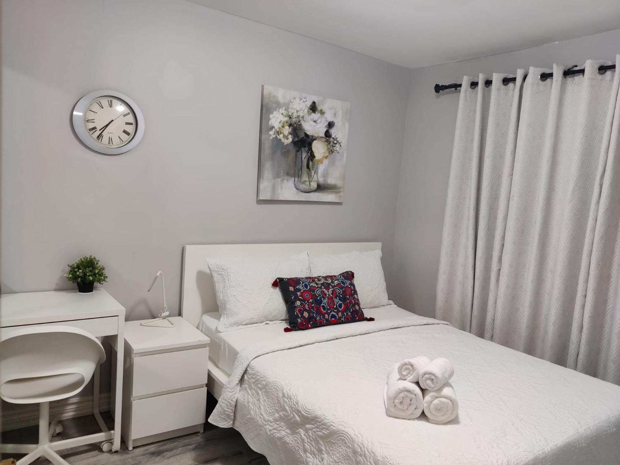 Spacious Mbr Near Kennedy Subway & Go Τορόντο Εξωτερικό φωτογραφία