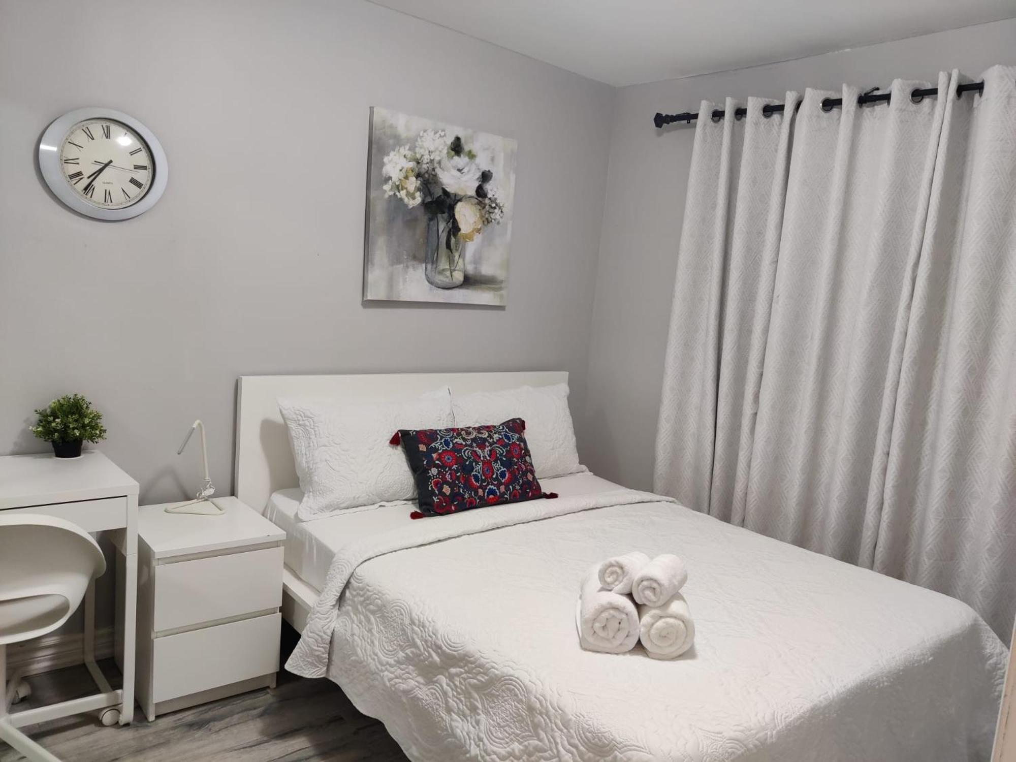 Spacious Mbr Near Kennedy Subway & Go Τορόντο Εξωτερικό φωτογραφία